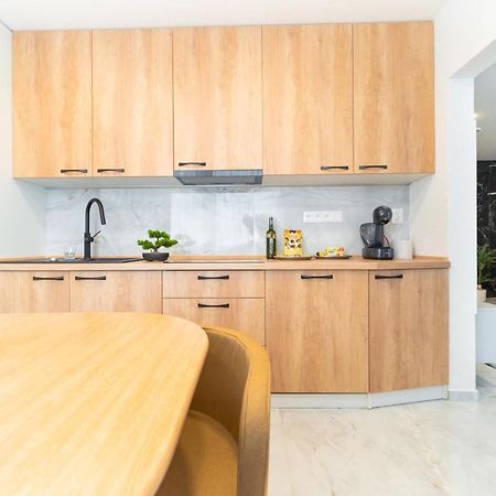 Apartman Discreet Kysucke Nove Mesto Bagian luar foto