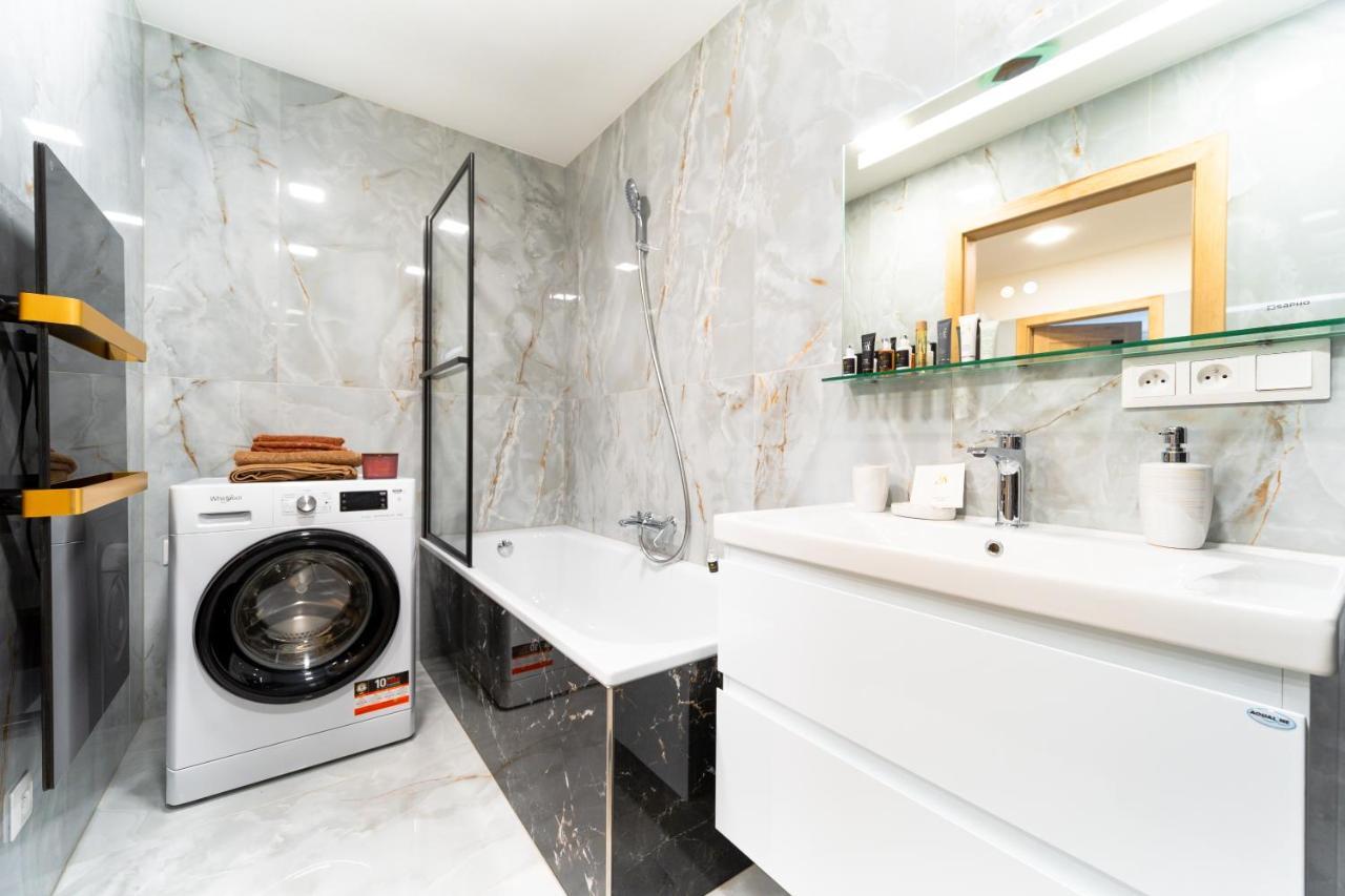 Apartman Discreet Kysucke Nove Mesto Bagian luar foto