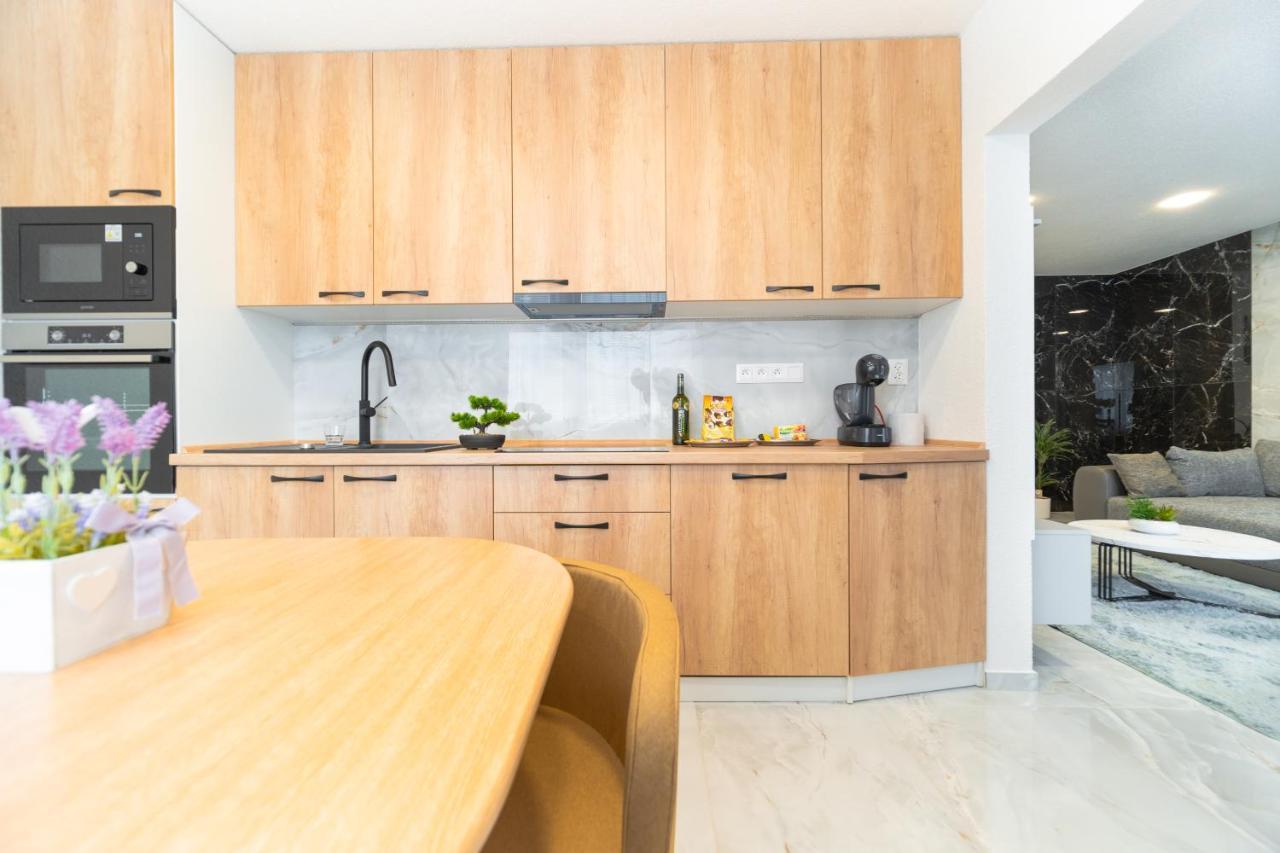 Apartman Discreet Kysucke Nove Mesto Bagian luar foto