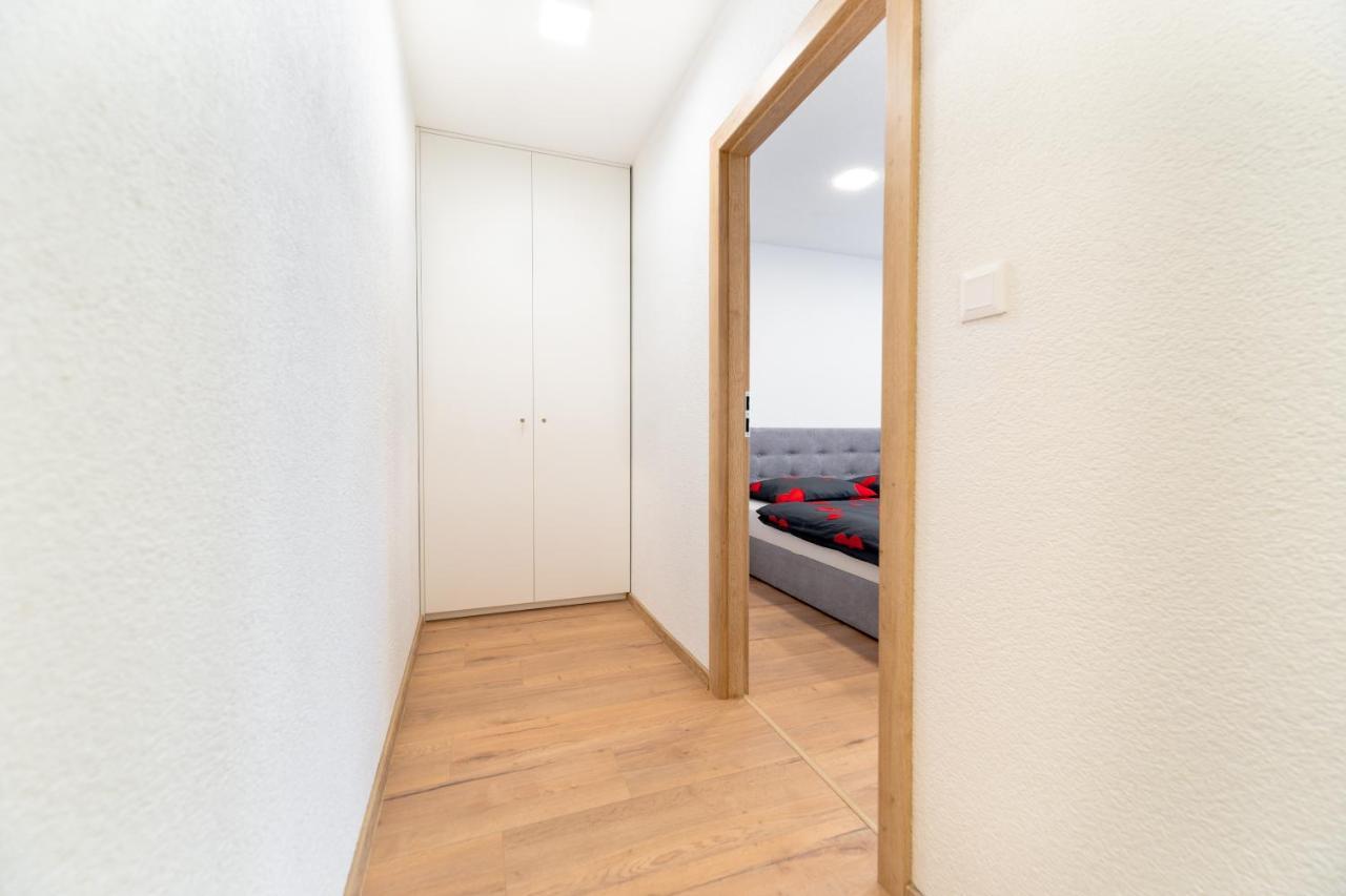 Apartman Discreet Kysucke Nove Mesto Bagian luar foto